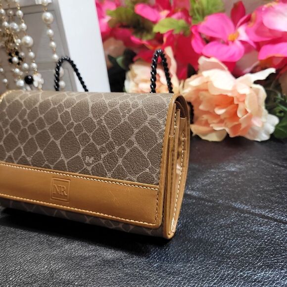 NWOT Nina Ricci Wallet - Picture 3 of 16